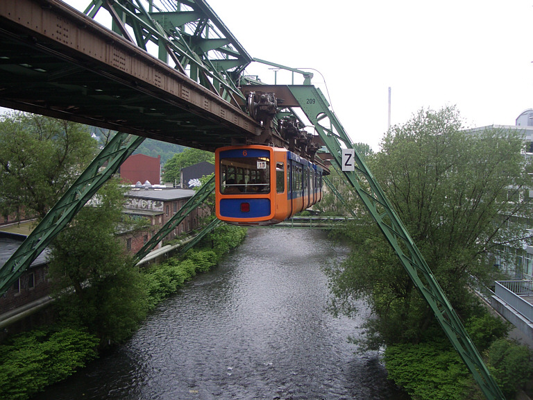 Wuppertal_Schwebebahn_2005