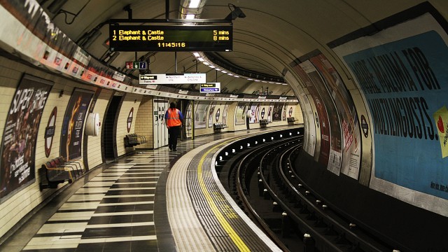 london-tube-scene