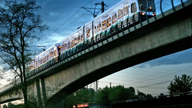 Seattle's light-metro uses light rail vehicles, giving it the flexibility to operate on lesser rights-of-ways.